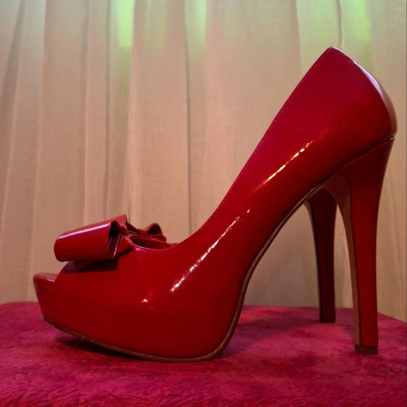 Patent leather stilettos, cherry red, 7.5  us - Picture 3 of 5